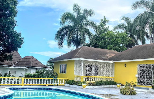 Yancey Largo Villa Perfect Jamaica Ironshore Getaway w Private Pool and Onsite Staff Services by RedAwning - Foto 47