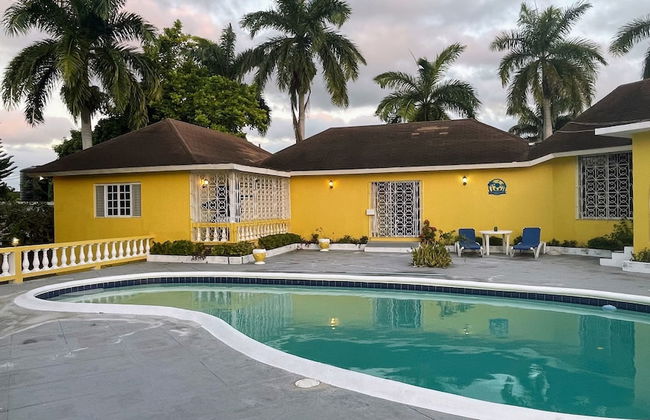 Yancey Largo Villa Perfect Jamaica Ironshore Getaway w Private Pool and Onsite Staff Services by RedAwning - Foto 49