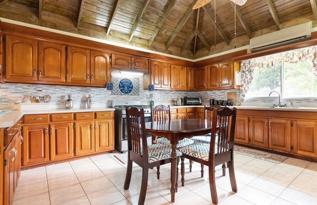 Yancey Largo Villa Perfect Jamaica Ironshore Getaway w Private Pool and Onsite Staff Services by RedAwning - Foto 30