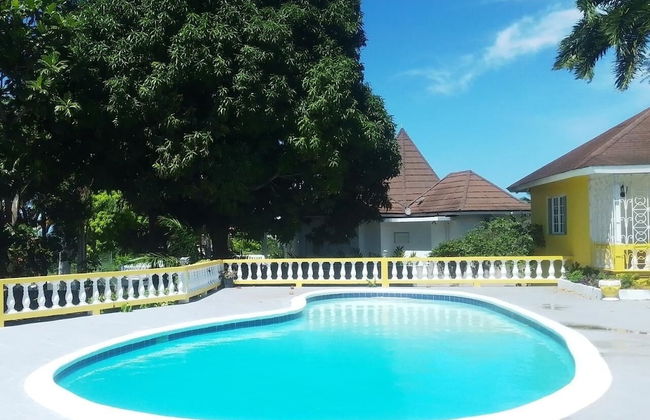 Yancey Largo Villa Perfect Jamaica Ironshore Getaway w Private Pool and Onsite Staff Services by RedAwning - Foto 45