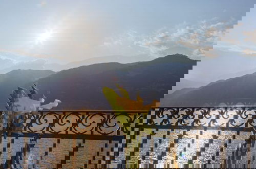 Foto 20 - 2-bed Apt With Stunning Lake Como Views & Terrace
