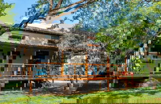 Foto 1 - Paintbrush Waterfront Cottage