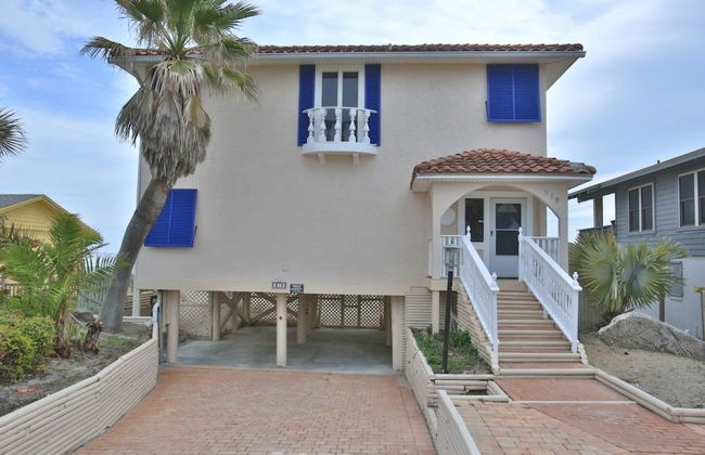 Ocean Front Beach Walking Distance To Flagler 4 Bedroom Home by RedAwning - Foto 1