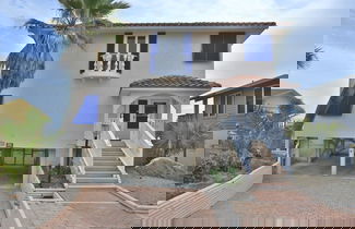 Foto 1 - Ocean Front Beach Walking Distance To Flagler 4 Bedroom Home by RedAwning