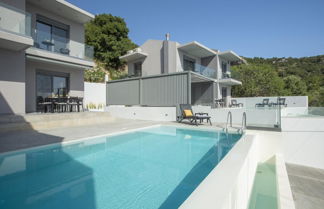 Foto 3 - Aloft Luxury Villas With Heated Pool and sea View