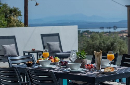 Foto 40 - Aloft Luxury Villas With Heated Pool and sea View