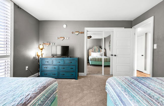 Shoreline Towers 3021 - Photo 3
