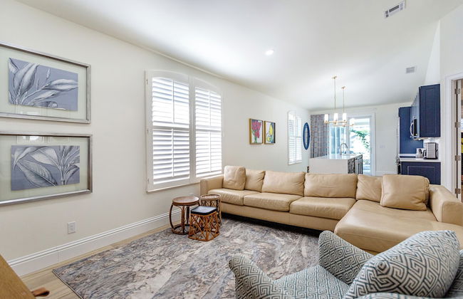 Tuscan Vacation Rental. Stylish 3-Bedroom Getaway Near Vanderbilt Beach Enjoy a Private Pool, Spacious Layout, and Modern Comforts Perfect for Families, Groups, and Pet-Friendly Stays - Photo 26