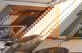Foto 3 - Crown City Hotel