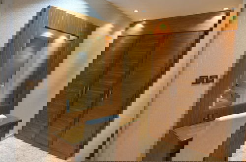 Foto 21 - Crown City Hotel