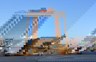 Foto 1 - Crown City Hotel