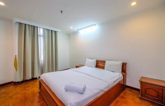 Foto 2 - Luxurious and Spacious 2BR at Kusuma Chandra Apartment