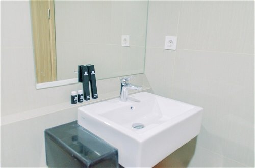 Photo 8 - Elegant 1BR without Living Room at Bintaro Embarcadero Suites Apartment