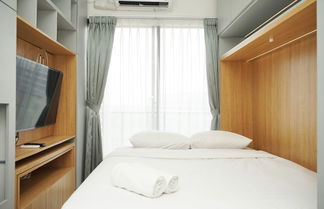 Foto 2 - Minimalist And Cozy Studio At Sky House Bsd Apartment