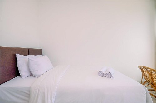 Photo 4 - Fancy And Nice Studio Apartment At Ciputra World 2