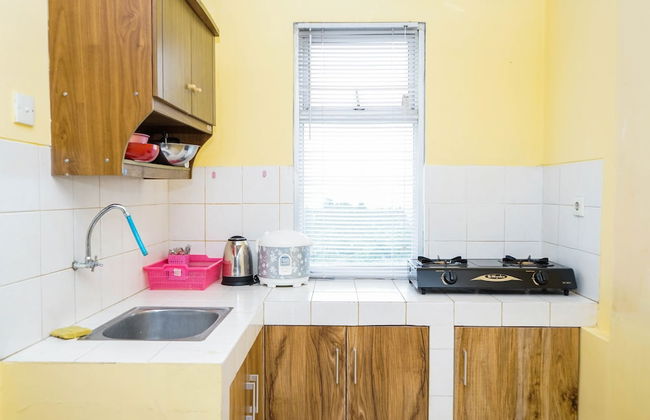 Comfy and Cozy 2BR Great Western Resort Apartment - Photo 10