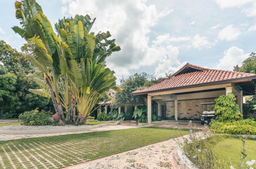 Photo 26 - Villa Near Minitas Beach With Maid Cook Pool