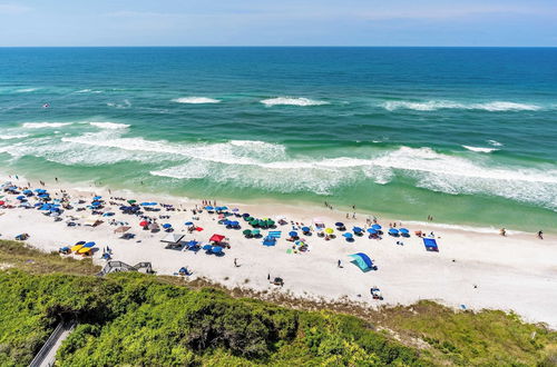 Photo 15 - 1 Incredible View by Avantstay Emerald Coast Views on Beach