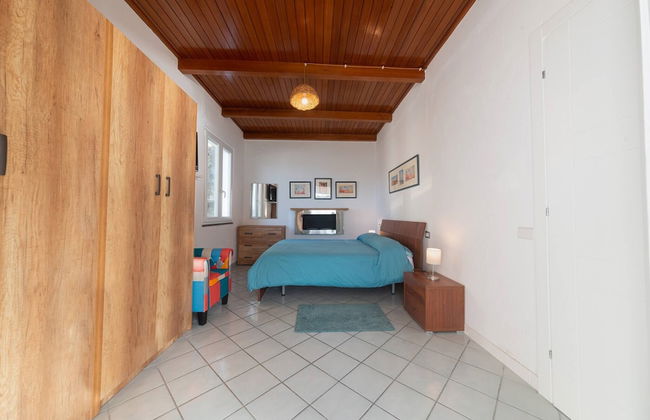 The House on the Harbour - Photo 4