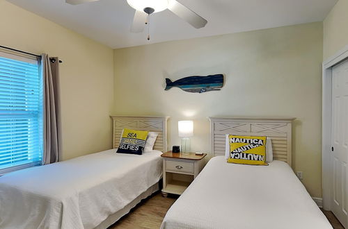 Photo 8 - Crystal Shores West by Southern Vacation Rentals