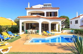 Photo 1 - Spacious 4 Bedroom Villa, Private Pool, Free air Conditioning and Wifi