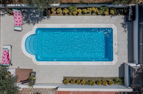 Photo 52 - House With big Walled Garden and Swimming Pool