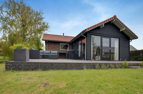 Photo 1 - Lovely Holiday Home in Kattendijke With Garden