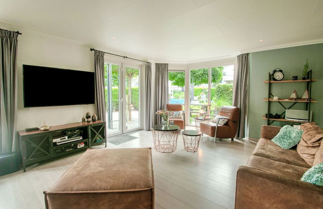 Wonderful Holiday Home nearby Efteling with Private Heated Pool & Hot Tub - Photo 7