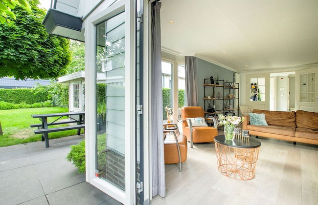 Wonderful Holiday Home nearby Efteling with Private Heated Pool & Hot Tub - Photo 18