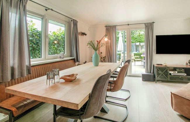 Wonderful Holiday Home nearby Efteling with Private Heated Pool & Hot Tub - Photo 13
