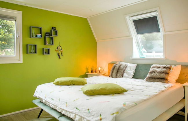 Wonderful Holiday Home nearby Efteling with Private Heated Pool & Hot Tub - Photo 8