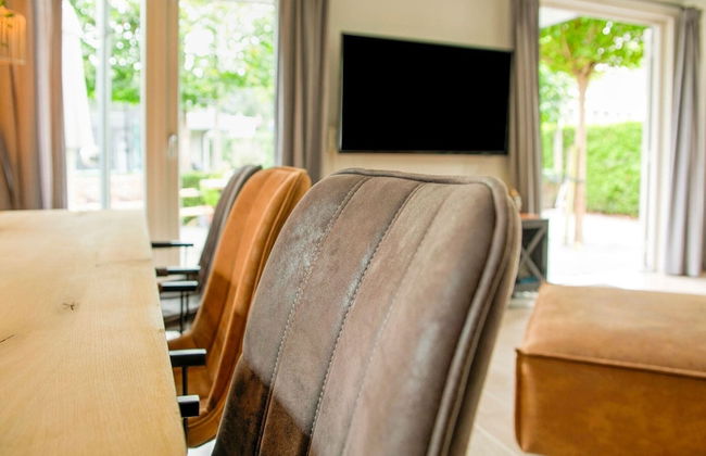 Wonderful Holiday Home nearby Efteling with Private Heated Pool & Hot Tub - Photo 4