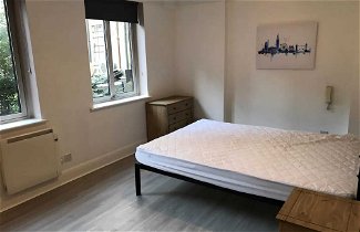 Photo 1 - Spacious 1 Bedroom Flat Near Charterhouse Square