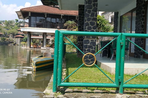 Foto 8 - Villa Pinggir Danau Puncak for 30 pax