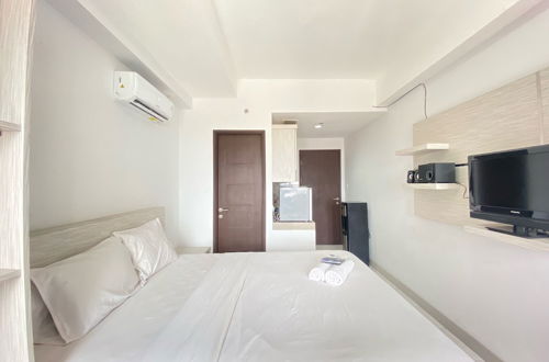 Photo 3 - Spacious Studio Room At Mekarwangi Square Cibaduyut Apartment