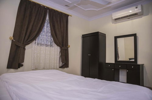 Foto 9 - Al Eairy Furnished Apartments Qassim 4