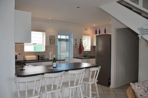 Photo 3 - Hermanus Beach Cottage 2