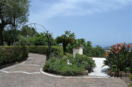 Foto 16 - Joyce Home is an Elegant Appartament With an Amazing View on the Gulf of Naples