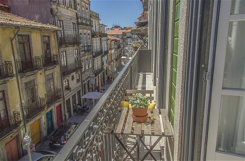 Photo 15 - Liiiving in Porto-Blue Flower Apartment