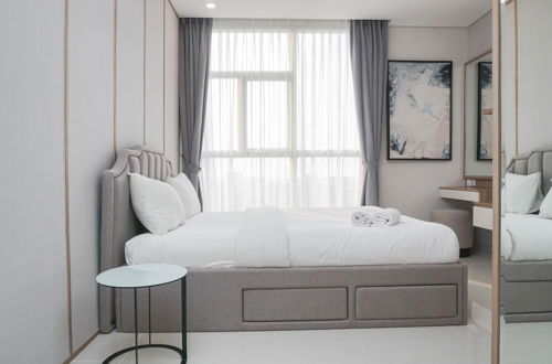 Photo 2 - 2BR Luxury Modern Ciputra International Apartment