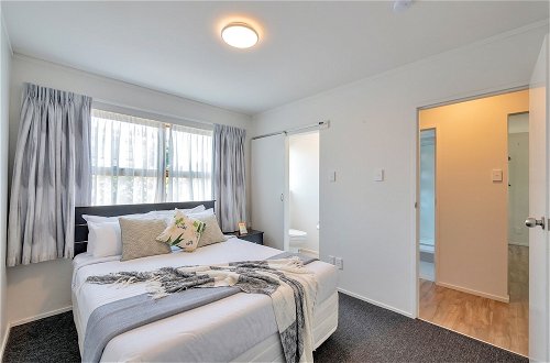 Foto 7 - Bright 3 Bedroom near St Lukes Mall 3