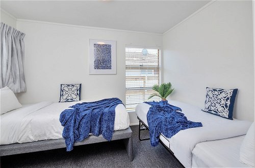 Foto 8 - Bright 3 Bedroom near St Lukes Mall 3