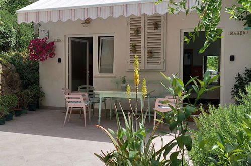 Photo 22 - Studio Apartments Roza - A Charming Oasis in the Centre of Makarska