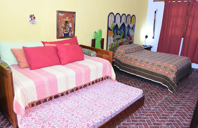 Room in B&B - Cancun Guest House 2 - Photo 1