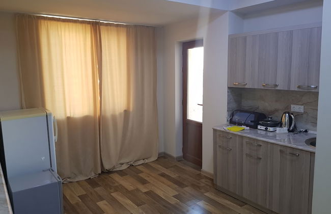 Cross Apartments and Tours - Photo 22