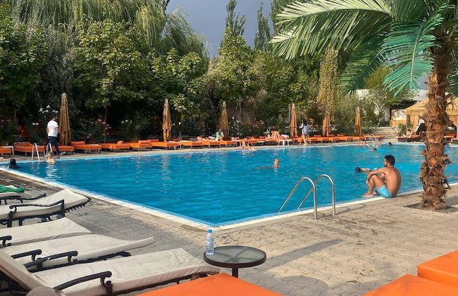 Cross Apartments and Tours - Photo 34