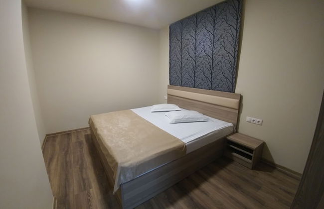 Cross Apartments and Tours - Photo 11