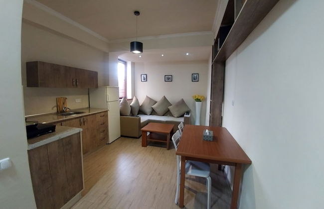 Cross Apartments and Tours - Photo 3