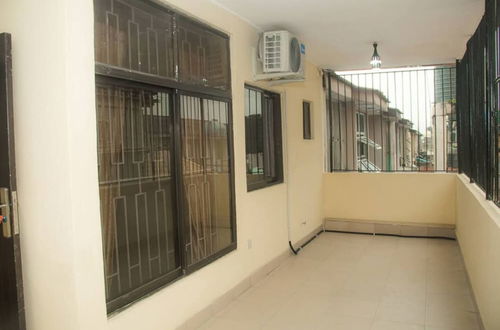 Foto 11 - Home Away From Home in Gowon Estate -0904 937 8274