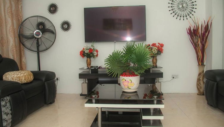 Photo 1 - Home Away From Home in Gowon Estate -0904 937 8274